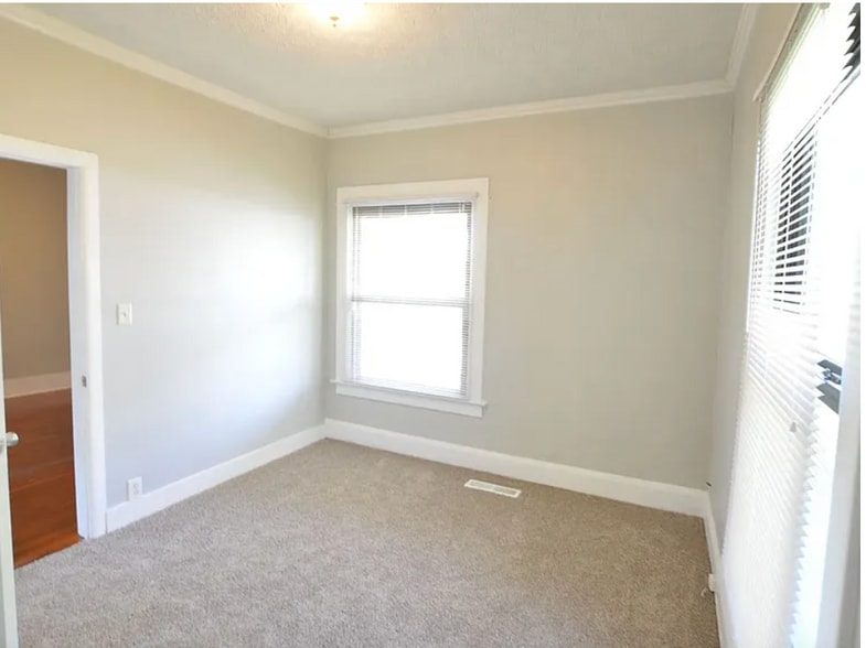 Building Photo - 4049 Byram Ave
