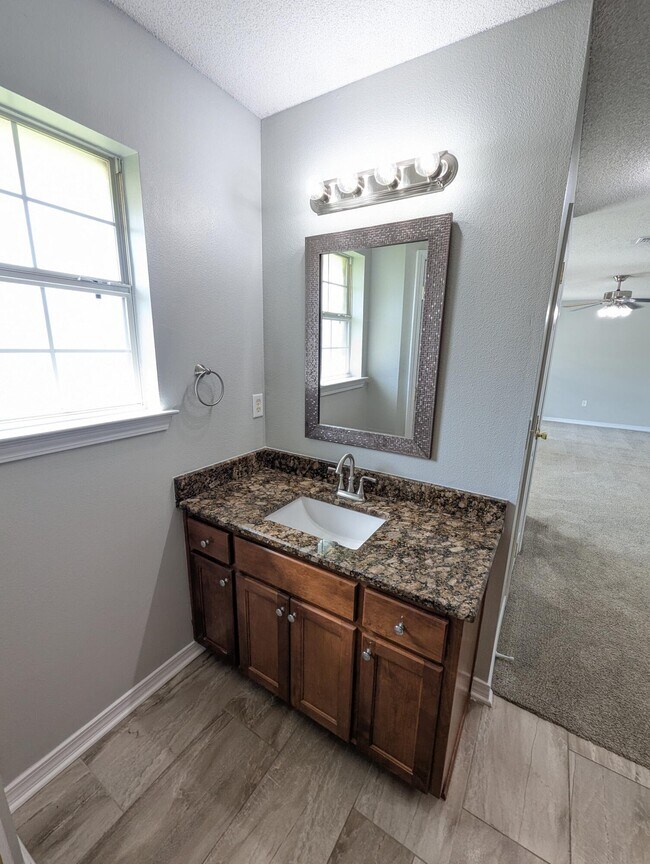 Building Photo - 9939 Parker Lake Cir