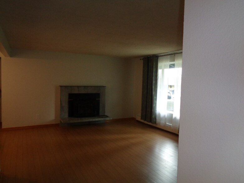 Building Photo - 20309 20th Pl W