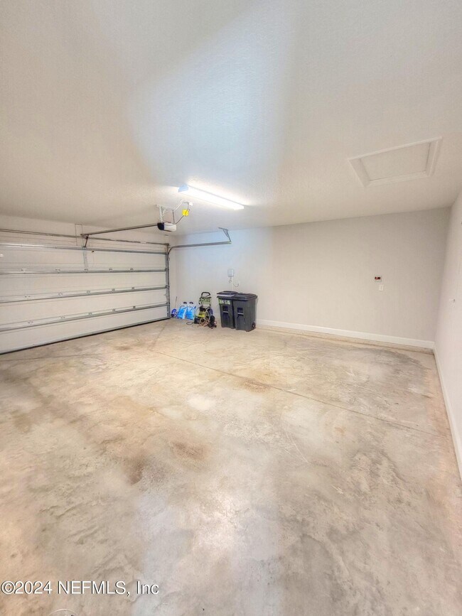 Building Photo - 45 Vicksburg Dr
