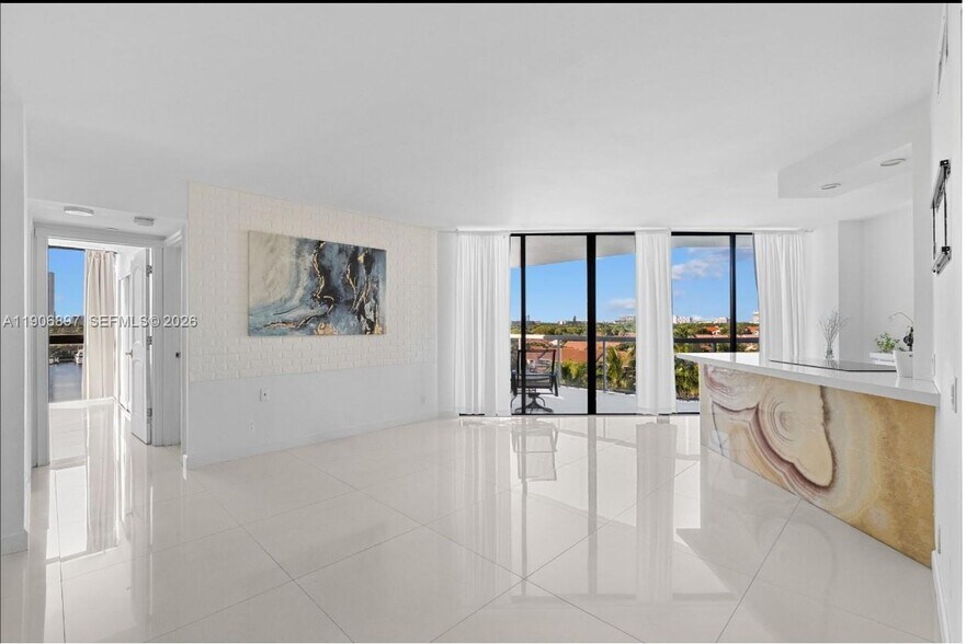 Building Photo - 3610 Yacht Club Dr