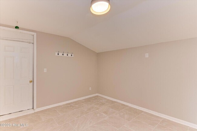 Building Photo - 1831 Cottonwood Dr