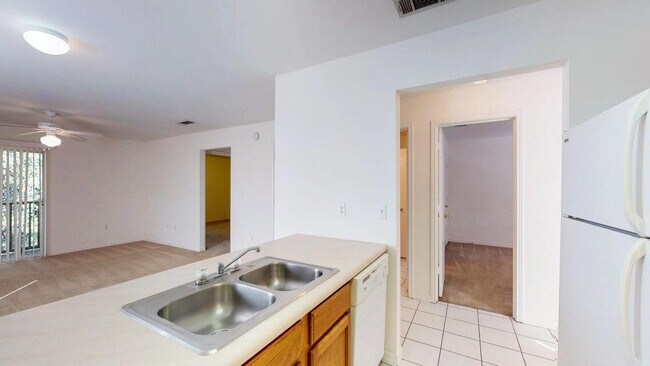 Building Photo - 895 Silverwood
