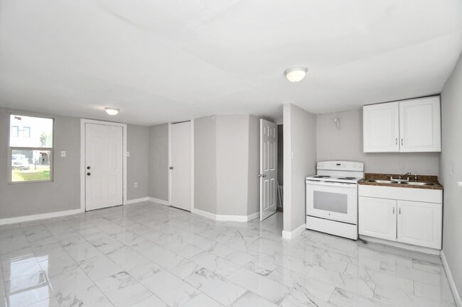 Building Photo - 1507 Laird St