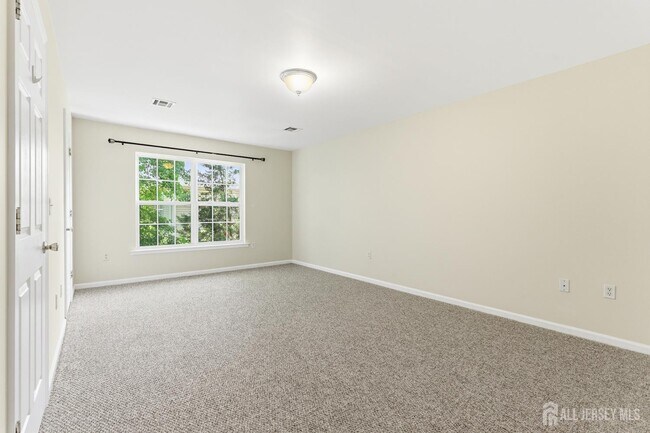 Building Photo - 141 Forest Dr