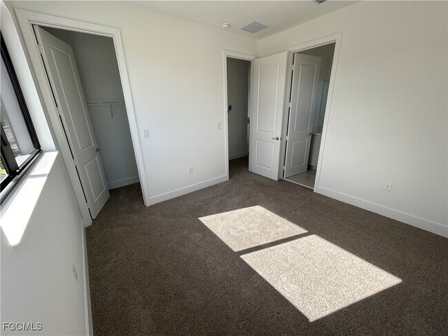 Building Photo - 5835 Cassidy Ln