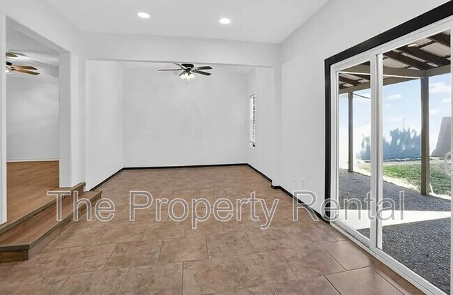 Building Photo - 3220 Preston Dr