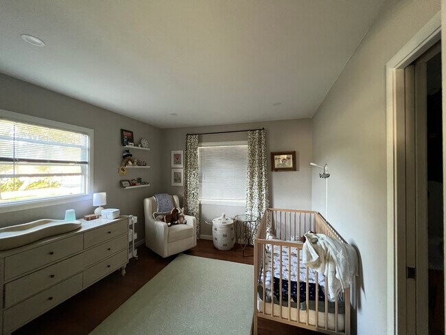 Building Photo - 401 15th Ave