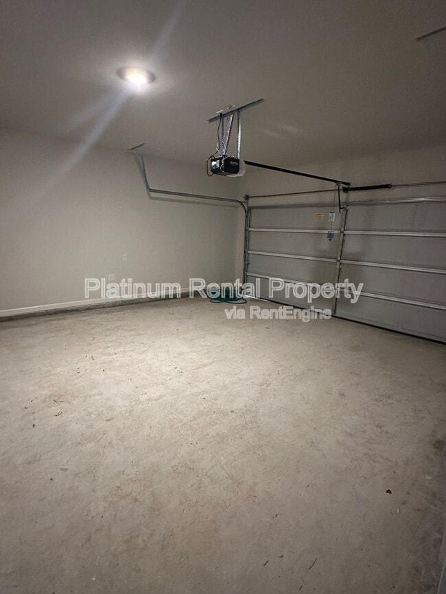 Building Photo - 488 Stoneybrook Dr
