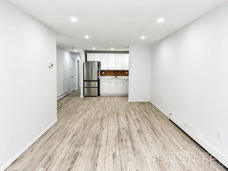 Building Photo - 294 Tompkins Ave