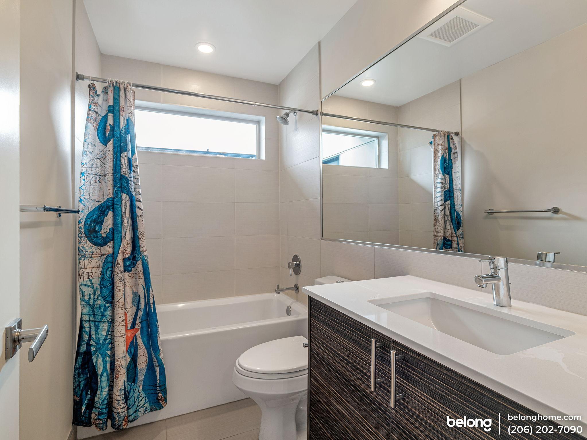 Building Photo - 1720 27th Ave