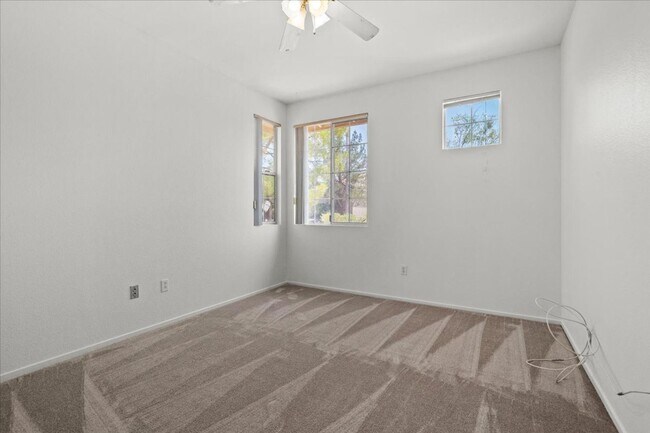 Building Photo - 3213 Carbondale St