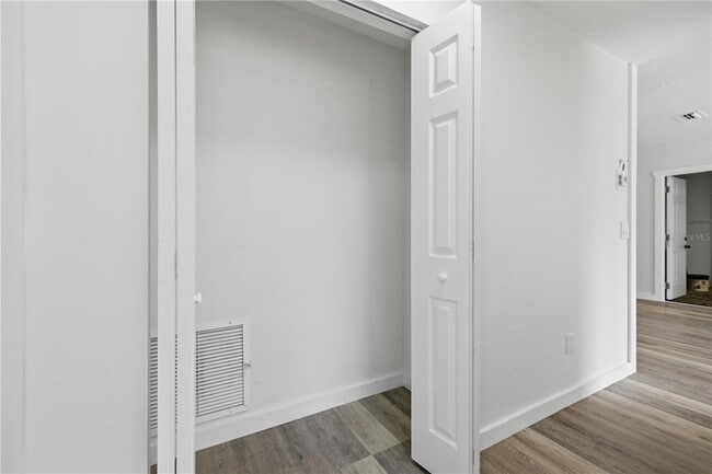 Building Photo - 3717 SW Idlewild St