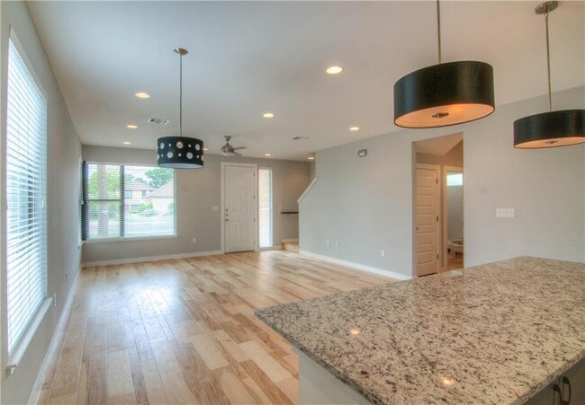 Building Photo - 4303 Red River St