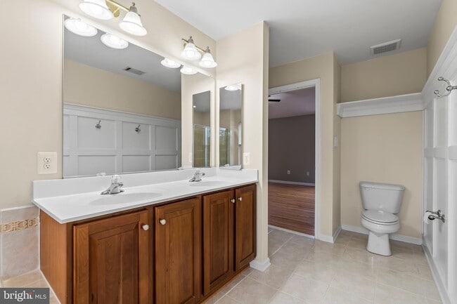 Building Photo - 9343 Morning Walk Dr