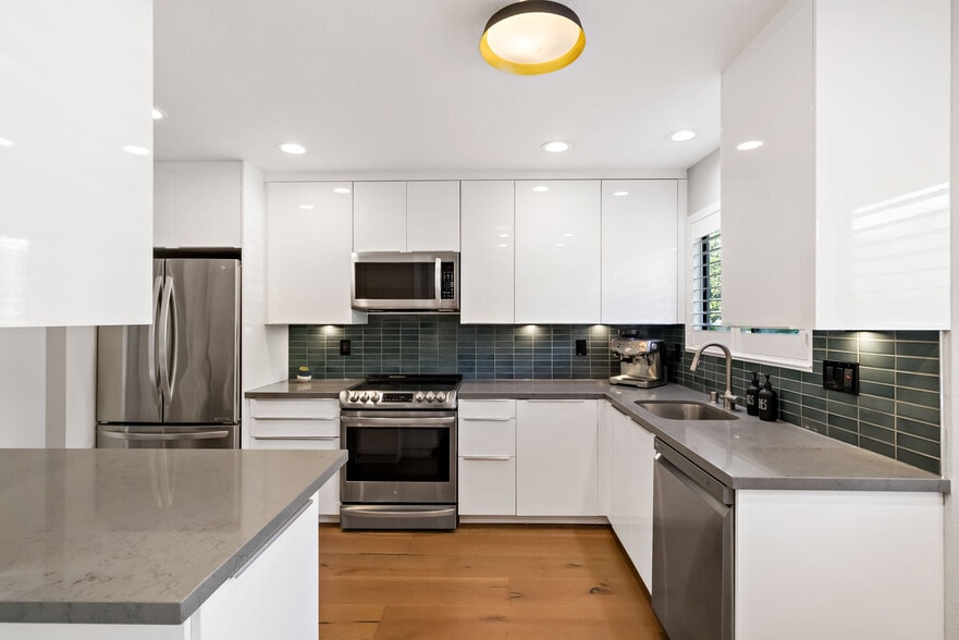 Appliances - 435 Alberto Way