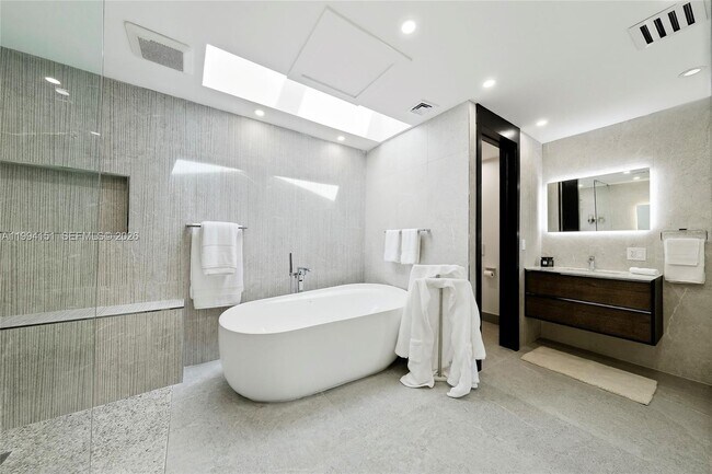 Building Photo - 8341 SW 87th Terrace