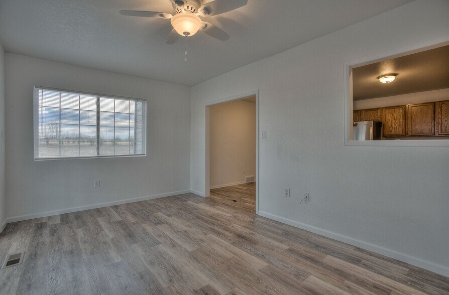 Building Photo - 624 26th St SW