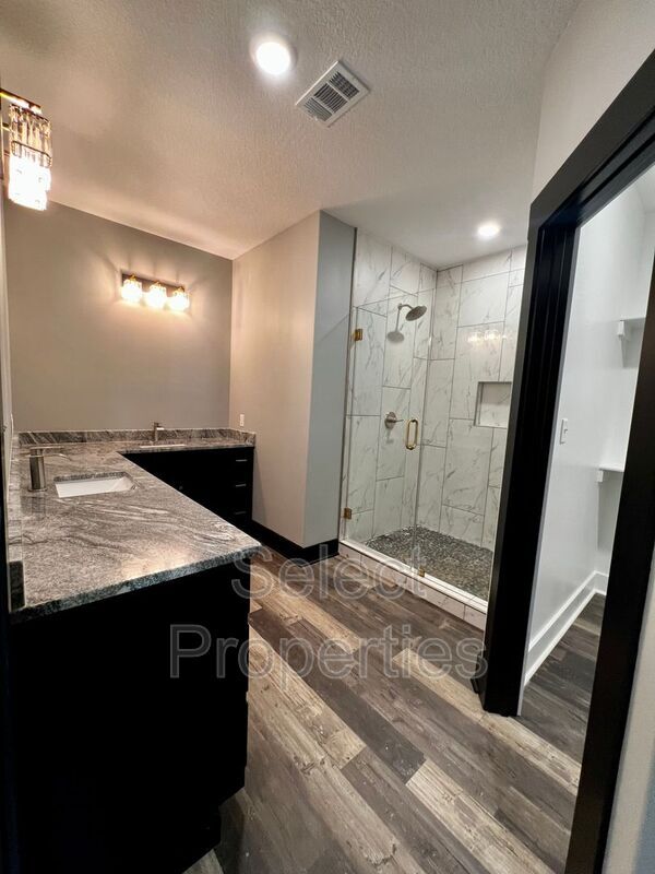 Building Photo - 4101 Stoke Dr