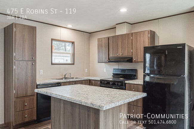 Building Photo - 475 E Robins St