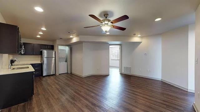 Building Photo - 1925 Moser Ave