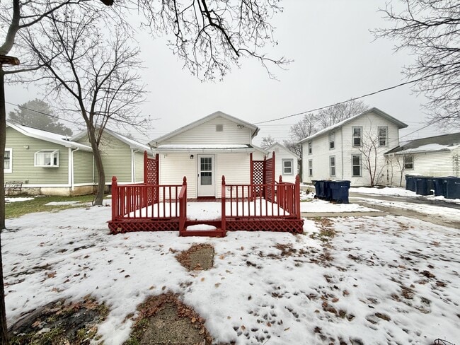 Building Photo - 426 S Jackson St