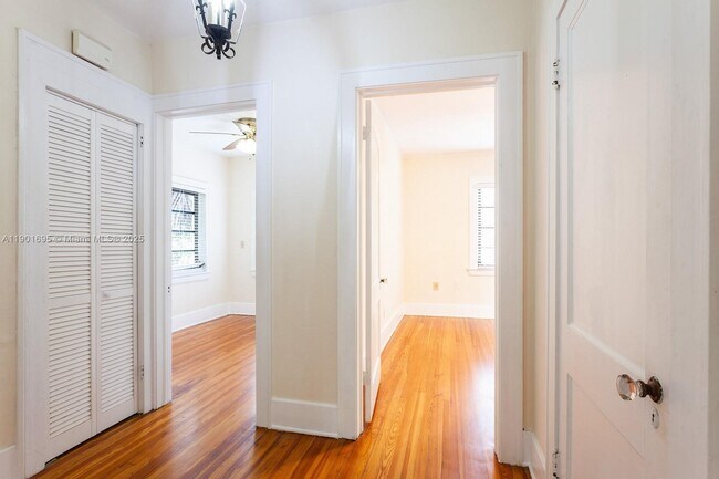 Building Photo - 1109 Ferdinand St