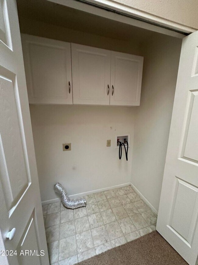 Building Photo - COMING SOON 2-Story Family Townhome in Sco...