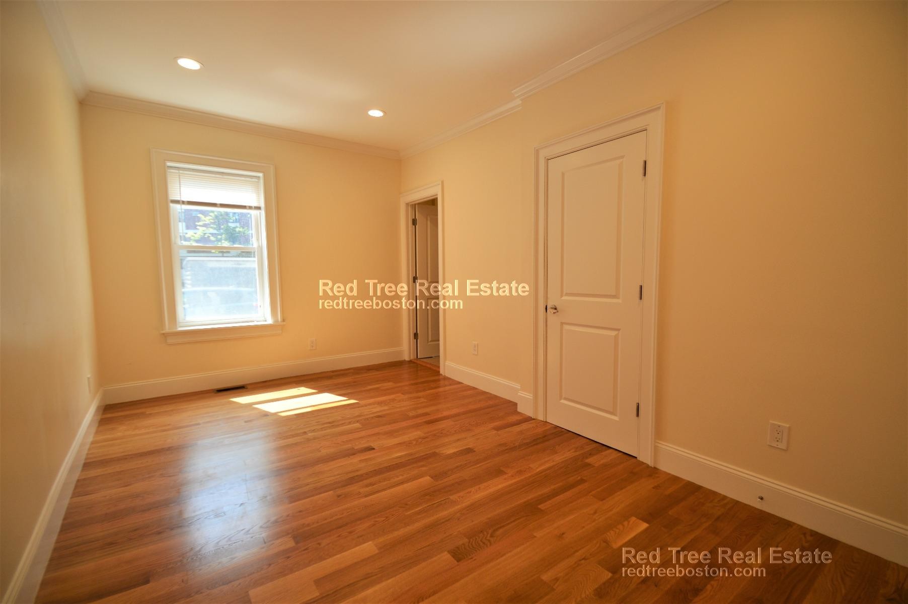 Building Photo - 74 Browne St