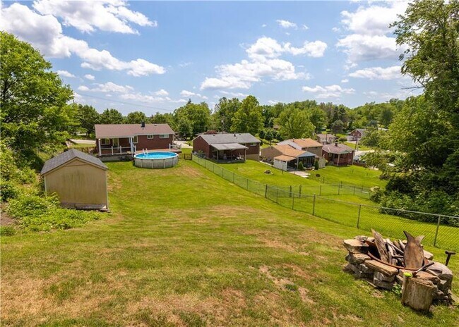 Building Photo - 512 Colonial Manor Rd