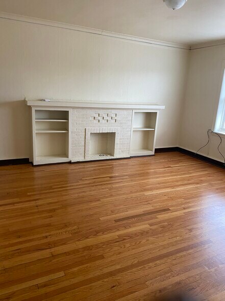 Building Photo - 503 E 79th St