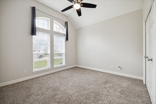 Building Photo - 20334 Hampshire Rocks Dr