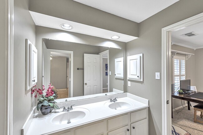 Building Photo - 23002 Cherrington Ct