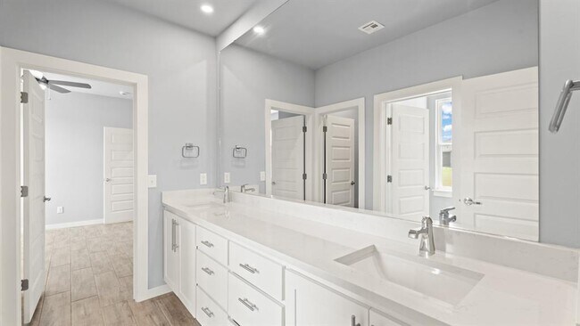 Building Photo - 213 Olde Ml Ct