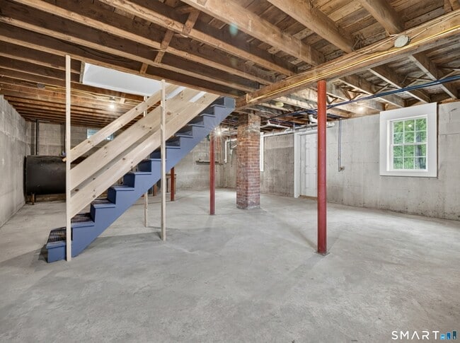 Building Photo - 1039 N Rd