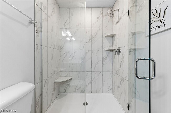 Building Photo - 2256 E 100th St