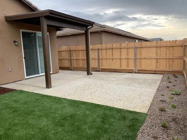 Building Photo - 4613 W Flagstaff Ave