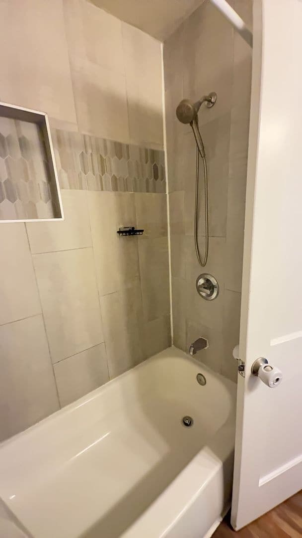 Building Photo - Updated 3-bedroom house with HUGE YARD!! $500 off 1st Month’s Rent!!