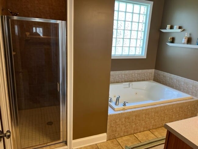 Building Photo - 2224 Monticello Dr
