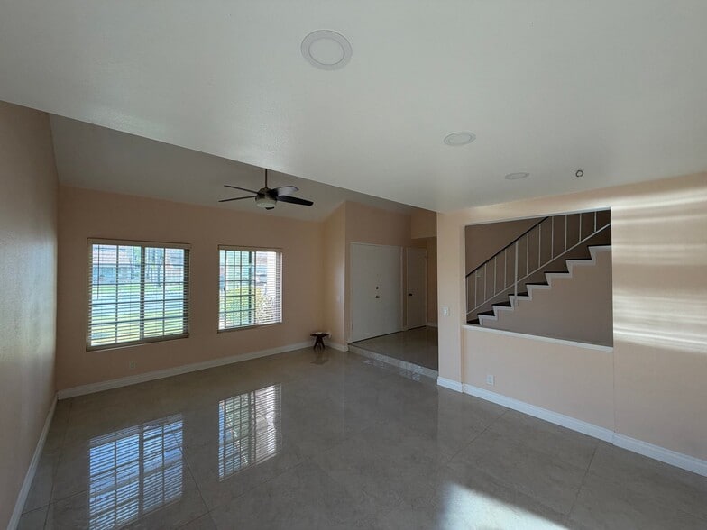 Building Photo - 8552 Doremere Dr