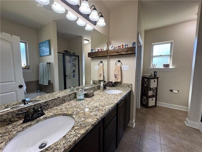 Building Photo - 1933 Bryce Dr