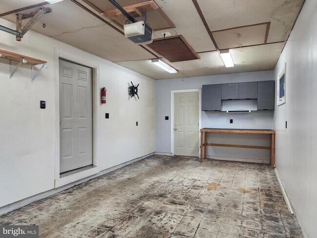 Building Photo - 739 Stouffer Ave