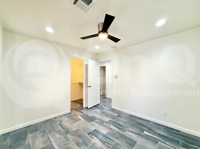 Building Photo - 4405 S Newberry Rd