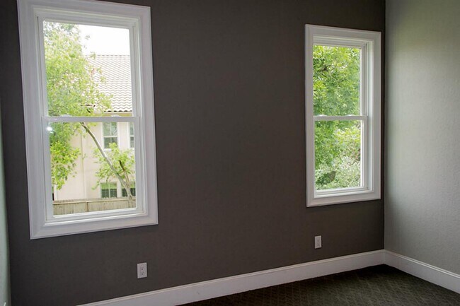 Building Photo - 5545 Navarro St