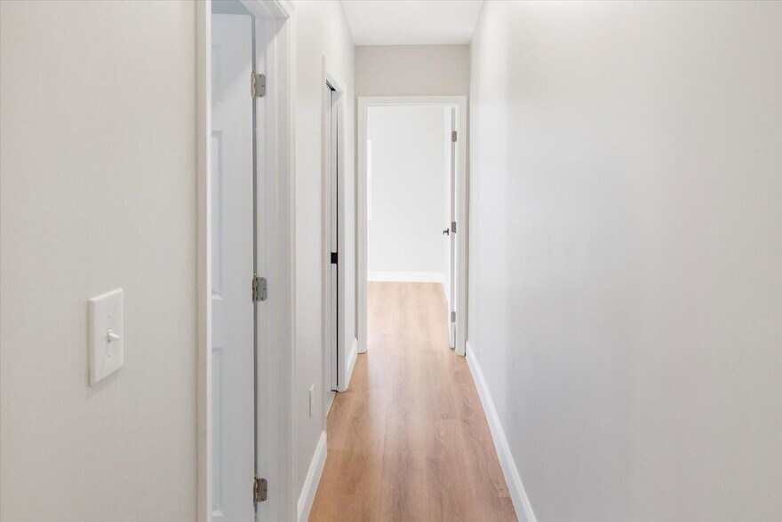 Building Photo - 1415 E Lanvale St