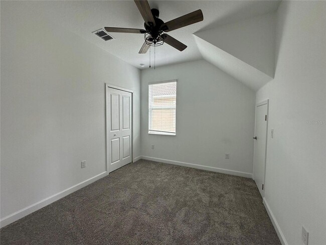 Building Photo - 8855 Fallen Oak Dr