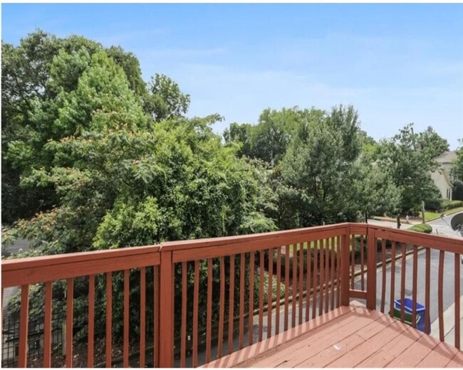 Building Photo - Charming 3BR Townhome in Atlanta