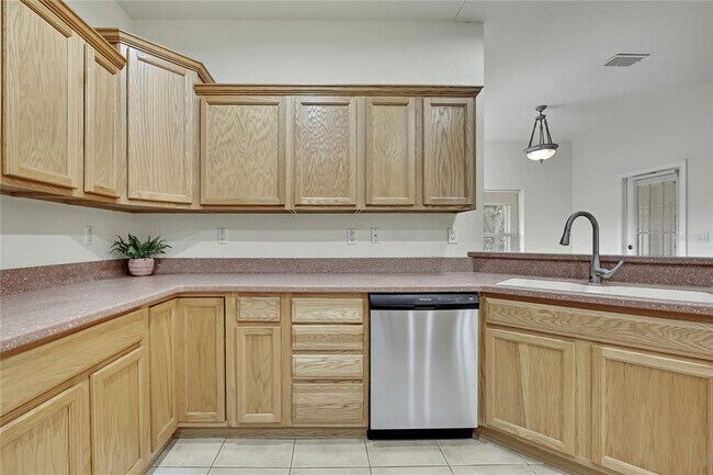 Building Photo - 12052 Jade Ave