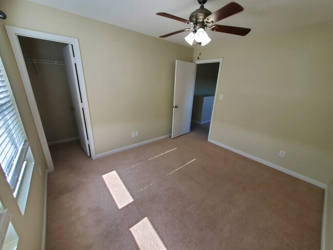 Building Photo - 3465 Avalon Lake Dr SW