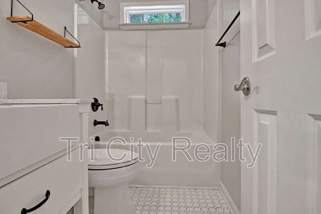 Building Photo - 69 Meadows Creek Ln